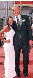  ?? FOTO: APEGA/ABACAUSA.COM ?? Dirk Nowitzki und seine Ehefrau Jessica Olsson