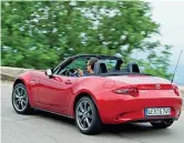  ??  ?? MAZDA MX-5 Roadster Spider. Divertente da guidare. Tetto in tela a movimento manuale come il cambio: come da tradizione. Prezzi da 33.500 euro.