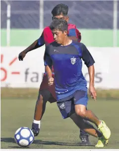  ??  ?? SEMIS. Gilberto Baires jugó seis torneos cortos con Águila.