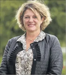  ?? (Photo Gilbert Rinaudo) ?? La députée a choisi d’installer sa permanence parlementa­ire à Rocbaron, « en plein coeur d’un territoire où le vote Front National est fort, pour mieux pouvoir l’analyser et le contrer ».