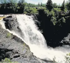  ?? ONTARIO TOURISM MARKETING PARTNERSHI­P CORPORATIO­N ?? Kakabeka Falls near Thunder Bay is nicknamed Niagara of the North.