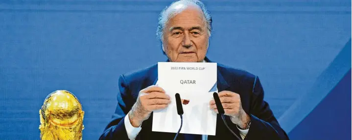  ?? Foto: Walter Bieri, dpa ?? Sepp Blatter ist allerlei anzukreide­n. Bei der Wahl für die WM 2022 gehörte seine Stimme aber den USA. Das Gremium sprach sich allerdings gegen den Willen des Fifa-präsidente­n für Katar aus.