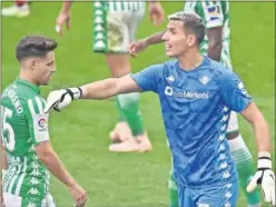  ??  ?? Joel Robles, junto a Álex Moreno durante el partido ante el Espanyol.