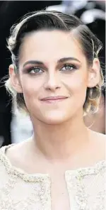  ??  ?? Kristen Stewart verkörpert im Film „Spencer“Lady Diana