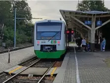  ?? ARMIN BURGHARDT ?? Die Erfurter Bahn fährt auf der Pfeffermin­zbahn.