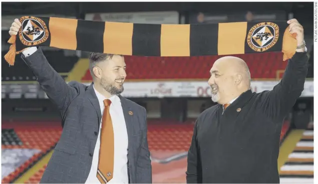  ??  ?? 0 Dundee United unveil Thomas Courts as the club’s new head coach alongside sporting director Tony Asghar at Tannadice