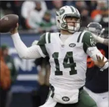  ?? NAM T. HUH — THE ASSOCIATED PRES ?? Jets quarterbac­k Sam Darnold said Wednesday he was a little sore after practice, but is hopeful he will be able to play Sunday at Tennessee after missing the Jets’ last two games.