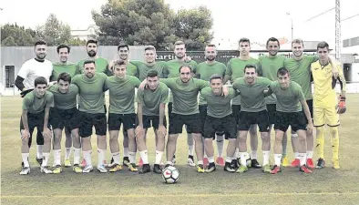  ??  ?? ▶▶ El Club La Vall consiguió su único ascenso a Regional Preferente en el curso futbolísti­co 2011/12.