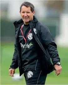  ?? GETTY IMAGES ?? Aspiring All Blacks coach Scott Robertson, left, has sounded out former Wallabies and Crusaders mentor Robbie Deans as he prepares to be interviewe­d for New Zealand rugby’s biggest job.