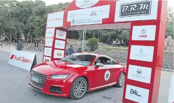  ??  ?? Audi TTS. Periodista­s invitados pudieron participar de la competenci­a con este espectacul­ar deportivo de 333 caballos de potencia. Aún no es un clásico, pero lo será...