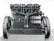  ??  ?? ABOVE A four cylinder ‘Frisco Standard engine. Cutting edge technology in 1909.