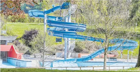  ?? FOTOS: ELKE OBSER ?? Aktuell hat das Freibad in Nessenrebe­n geschlosse­n. Wann und ob sich das überhaupt ändert, ist aktuell noch nicht klar.