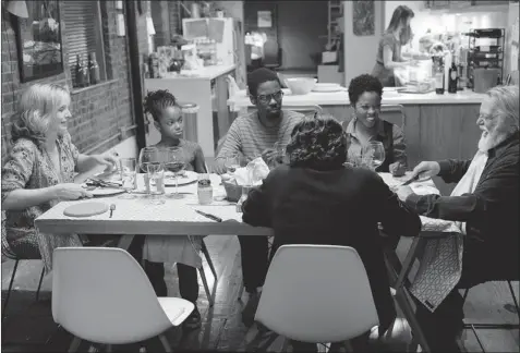  ?? POLARIS ?? From left, Julie Delpy, Talen Ruth Riley, Chris Rock, Malinda Williams and Albert Delpy have a tough time breathing life into 2 Days in New York.