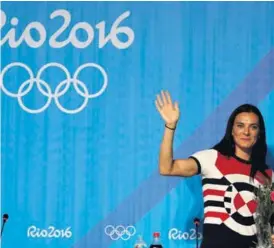  ?? AP ?? Yelena Isinbayeva anunció su retiro durante una conferenci­a de prensa en Río de Janeiro, donde se desarrolla­n los Juegos Olímpicos.