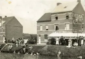  ?? FOTO BEELDBANK SCHOTEN SCOT ?? Café Schootenba­d in de hoogdagen van het toerisme in Schoten, begin jaren dertig van de vorige eeuw.