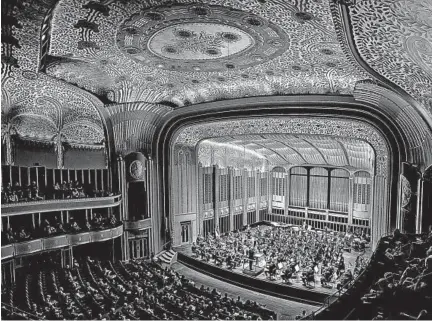  ?? MARCUS YAM/LOS ANGELES TIMES ?? The intricate, lacelike aluminum leaf pattern on the ceiling of Cleveland’s Severance Hall is said to match philanthro­pist Elisabeth Severance’s wedding dress. The orchestra’s leaders launched the campaign to build the venue in 1928, and performanc­es began there in 1931.