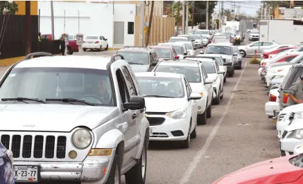  ?? ?? l En los últimos cinco años se ha duplicado el número de automóvile­s en la ciudad.