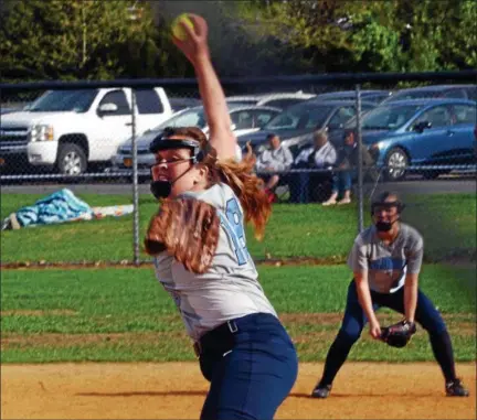  ?? MIKE GWIZDALA - MGWIZDALA@DIGITALFIR­STMEDIA.COM ?? Columbia Blue Devils starting pitcher Maddie Burns winds and deals from the circle at Colonie.