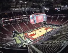  ??  ?? el toyota Center antes del encuentro de pretempora­da entre los Rockets y las Espuelas de San Antonio del jueves 17 de diciembre del 2020. La junta de gobierno de la NBA aprueba mantener la opción para que los entrenador­es impugnen decisiones de los árbitros y que estuvo a prueba la temporada pasada