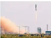  ?? FOTO: GUTIERREZ/AP ?? Die „New Shepard“startet am Dienstag vom Weltraumba­hnhof in der Nähe von Van Horn in Us-staat Texas.