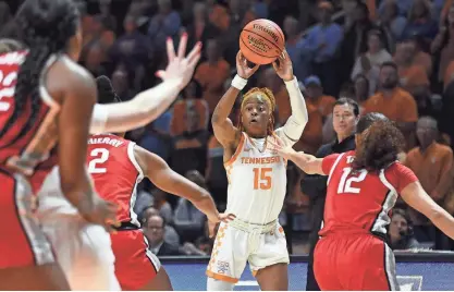  ?? PHOTOS BY SAUL YOUNG/NEWS SENTINEL ?? Tennessee’s Jasmine Powell (15) tries to get the ball inside during Sunday’s game against Ohio State in Knoxville, Tenn.