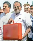  ?? PTI ?? HDK arrives to present the Congress-jds coalition government's maiden budget