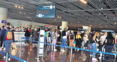  ??  ?? Russian tourists arrive at Milas-Bodrum Airport, Bodrum, southweste­rn Turkey, April 11, 2021.