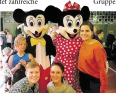  ?? BILD: VEREIN ?? Besondere Gäste: Micky und Minnie Maus gehörten zu den „Promis“in der Moslesfehn­er Supertalen­t-Jury.