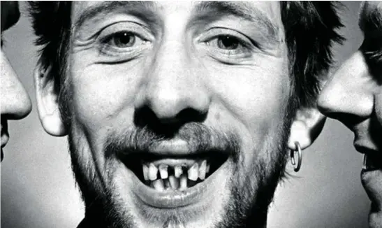  ??  ?? Las canciones de Shane MacGowan se encuentran fuertement­e influidas por escritores como el irlandés Brendan Behan