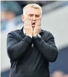  ?? ?? Spiral: Dean Smith reacts as Aston Villa’s five-match losing streak starts at Spurs