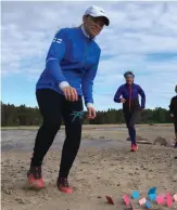  ?? FOTO: SONJA FINHOLM ?? Terränglöp­ning handlar som namnet säger om att löpa på annat underlag än asfalt, det kan vara sand, klippor eller skog. I den omväxlande terrängen måste löparen lyfta sina ben högre.