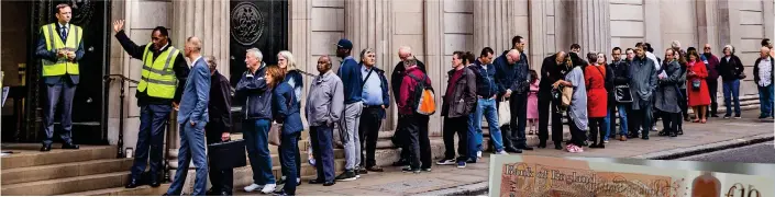 ??  ?? Line-up: Collectors queue at the Bank of England to get their hands on one of the new notes
