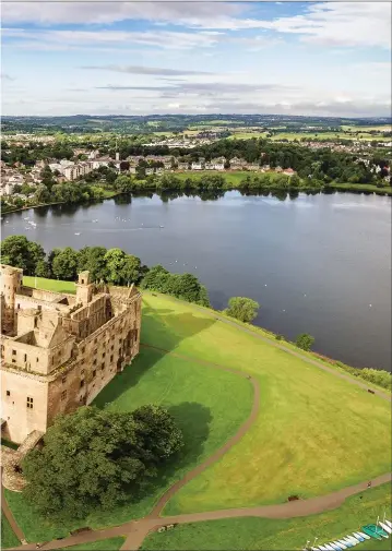  ?? ?? Left, the average price of property across Edinburgh, the Lothians, Fife and the Borders – in towns such as Linlithgow, left – has risen 6.5% year-on-year to £273,437