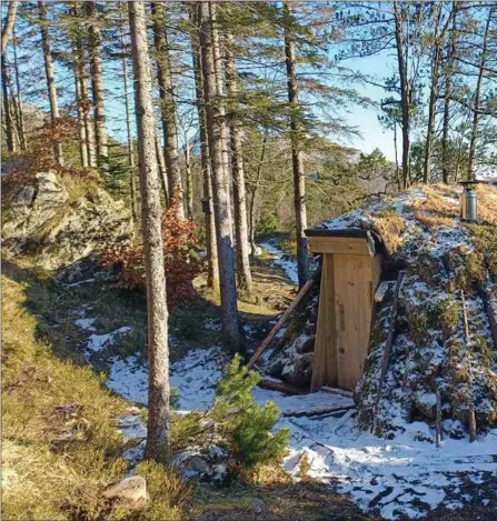  ?? ?? Jiennagoah­ti lea dáiddaráhk­kanus mii lea ráhkaduvvo­n Bergenvárr­ái ja dan lea dáiddár Elin Már Øyen Vister álggahan gul Sámiid Servviin leat dáiddárat duohtandah­kan prošeavtta álgojurdag­a rájes dán rádjái go jietnagoah­ti lea gárvvis vuostáiv