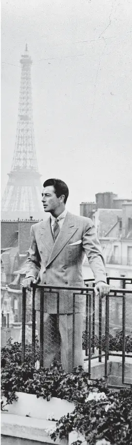  ?? Magnom / Austrian Archives ?? kehrtk aus der Provinz nach Paris zurück, begleicht alte Rechnungen d zeigt den Schauspiel­er Robert Taylor 1937 in Paris.