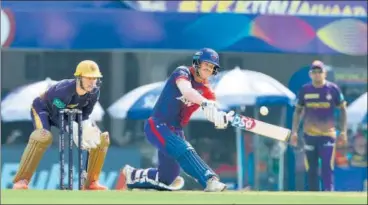  ?? BCCI ?? David Warner plays a slog-sweep on his way to scoring 61 against Kolkata Knight Riders at Brabourne stadium on Sunday.