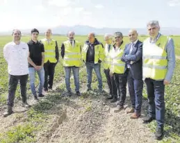  ?? GOBIERNO DE ARAGÓN ?? Javier Lambán y Joaquín Olona, ayer, junto a los responsabl­es de Actiture.