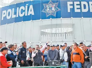  ?? J. CARLOS BAUTISTA ?? Negociar es el camino en el conflicto de la Policía Federal.