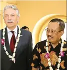  ?? DITE SURENDRA/JAWA POS ?? BILATERAL: Dubes Kroasia Drazen Margeta bersama Ketua DPRD Surabaya Armuji.