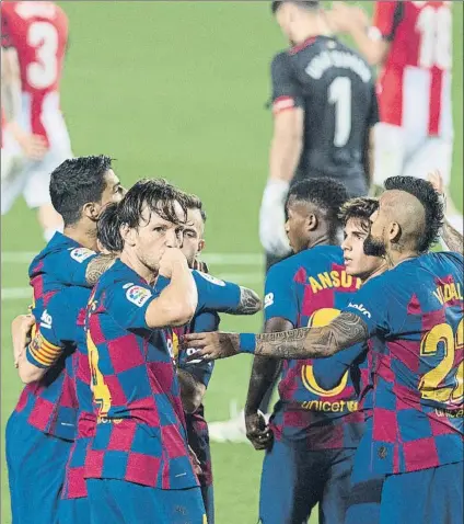  ?? FOTO: PERE PUNTÍ ?? Rakitic celebra un gol clave para el Barça
Es el primer tanto que marca el croata esta temporada