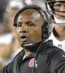  ?? DAVID RICHARD/AP 2018 ?? Former Browns coach Hue Jackson, who went 1-31 in a two-year span, accused the team of paying him endof-season bonuses to lose games.