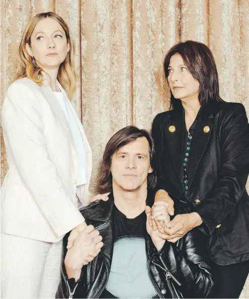  ?? RYAN PFLUGER / THE NEW YORK TIMES ?? Jim Carrey with Judy Greer, left, and Catherine Keener, his co-stars from Kidding, in Los Angeles last month. The new Showtime series is Carrey’s first ongoing television role since his heyday on In Living Color.