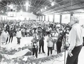  ?? Foto La Jornada ?? Andrés Manuel López Obrador en asamblea en Pinos, Zacatecas