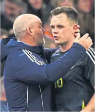  ?? ?? Boss Steve Clarke with Lawrence Shankland.