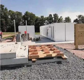 ?? Walden Renewables/Contribute­d photo ?? Walden Renewables is seeking sites to install its battery storage systems and is asking Torrington to allow it to lease a portion of its landfill for the project.
