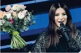  ??  ?? Fiori Laura Pausini vincitrice di un Golden Globe 2021