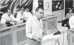  ?? EDUARDO GARCÍA. ?? Emilio Otero, jefe de la Contralorí­a de Córdoba, durante la ponencia.