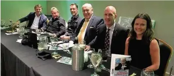  ??  ?? Top table Lubo Moravcik, Frank McAvennie, Chris Sutton, compere and representa­tives from the Beatson Cancer Charity