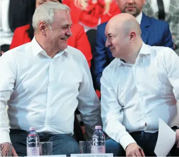  ?? FOTO: INQUAM ?? Liviu Dragnea și Codrin Ștefănescu pe vremea când conduceau, umăr la umăr, PSD.