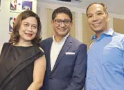  ??  ?? AXA Philippine­s chief customer officer Amor Balagtas and CEO Rahul Hora with NBA Philippine­s managing director Carlo Singson.